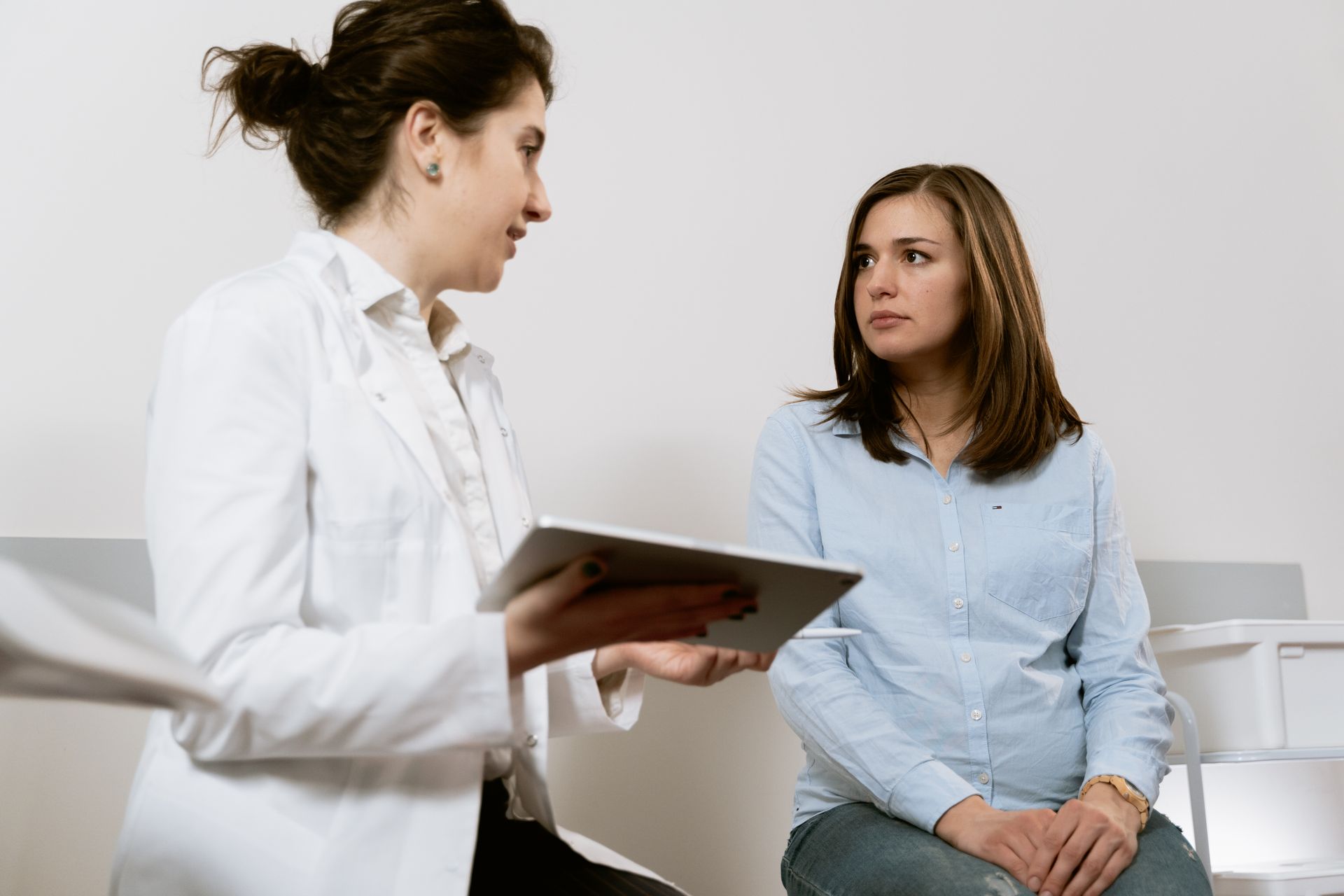 Doctor consultation for recurring groin pain evaluation