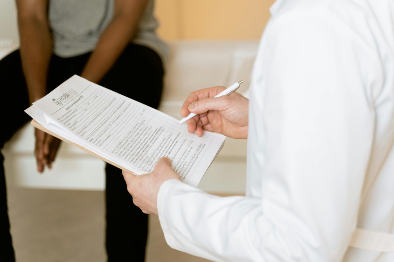 Patient notes prepared before a pain specialist consultation